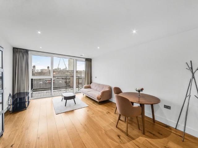 Flat for sale in London Borough of Lewisham, Greater London