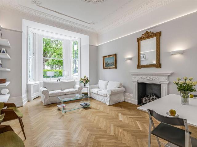Flat for sale in Earl's Court, Isle Of Man
