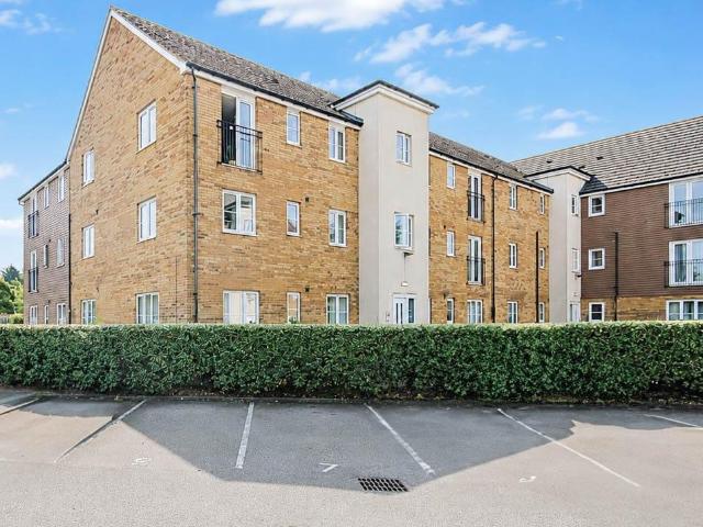 Flat for sale in New Bilton