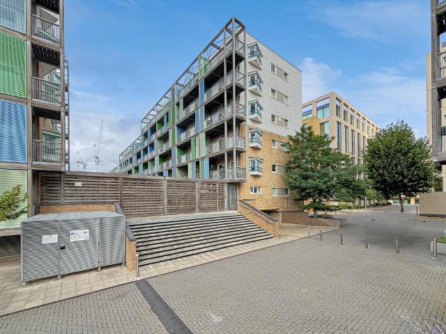 Flat for sale in Arbury, Cambridgeshire
