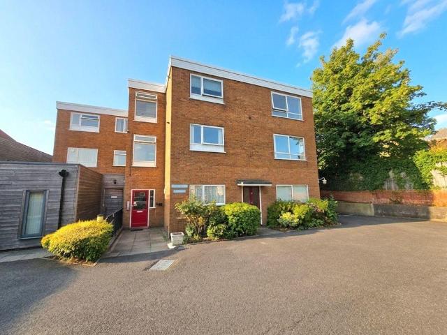 Flat for sale in Maney, Birmingham
