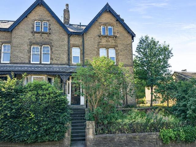 Flat for sale in Brunthwaite, Bradford