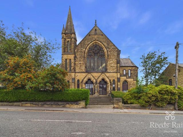 Flat for sale in West Yorkshire