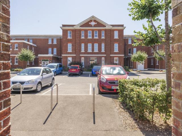 Flat for sale in Clayhall, Middlecroft