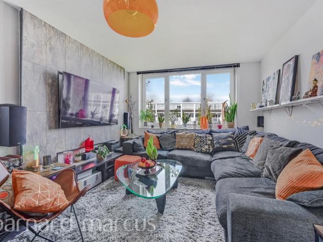 Flat for sale in Putney, Greater London