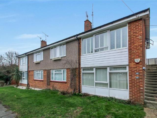 Flat for sale in Alton Barnes, Essex