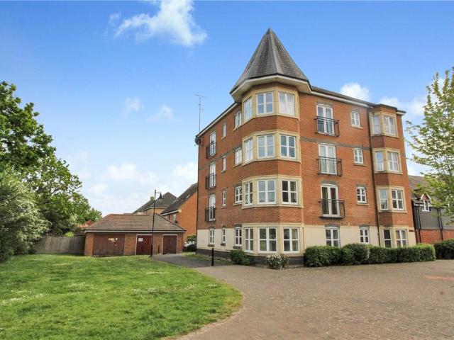 Flat for sale in Haydon End, Abbey Mead