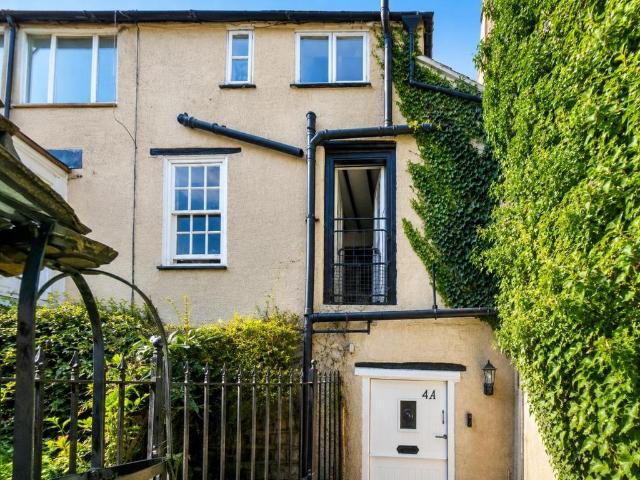 Flat for sale in School House, Gloucestershire