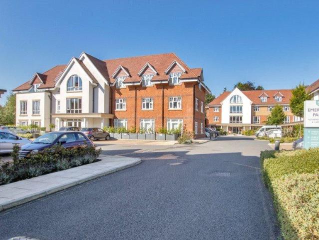 Flat for sale in The Butts, Kent