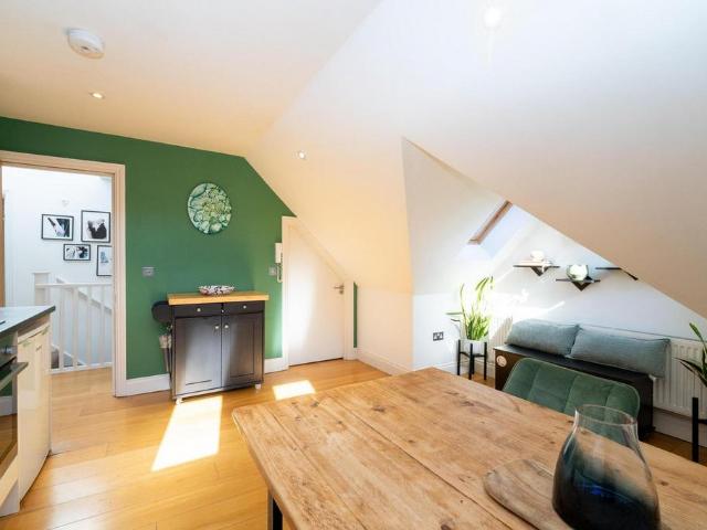 Flat for sale in London Borough of Barnet, Greater London