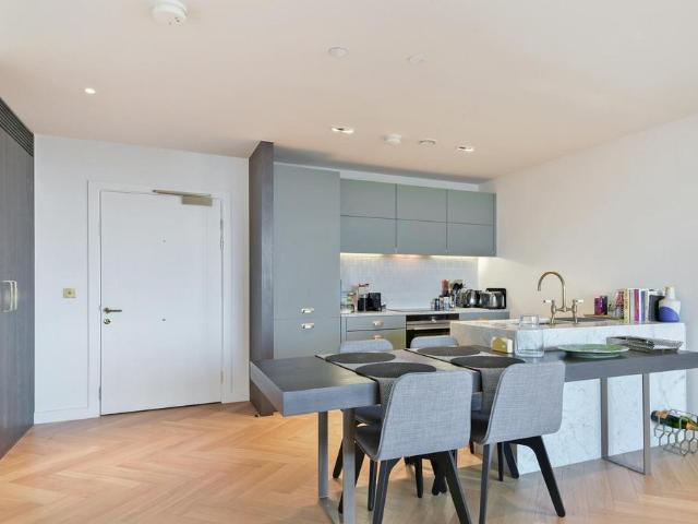 Flat for sale in West Hampstead, Greater London