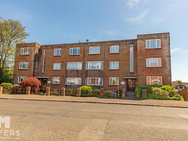 Flat for sale in Moordown, Bournemouth
