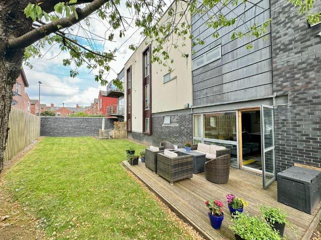 Flat for sale in Georgia, Greater Manchester