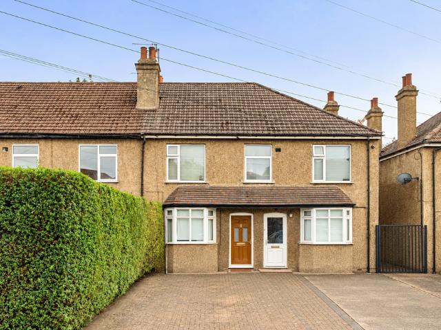 Flat for sale in London Borough of Merton, Mitcham