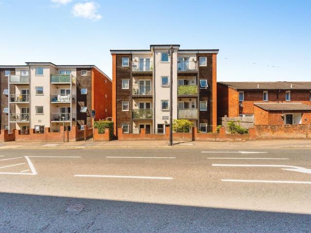 Flat for sale in Holywell Estate, North Watford