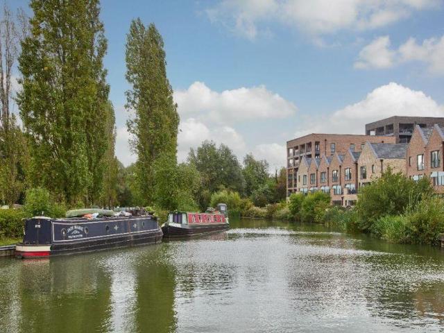 Flat for sale in Milton Keynes