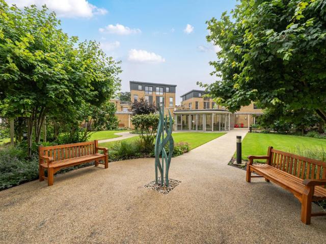 Flat for sale in London Borough of Lewisham, Blackheath