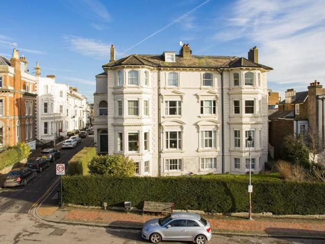 Flat for sale in St James, Sandown Park