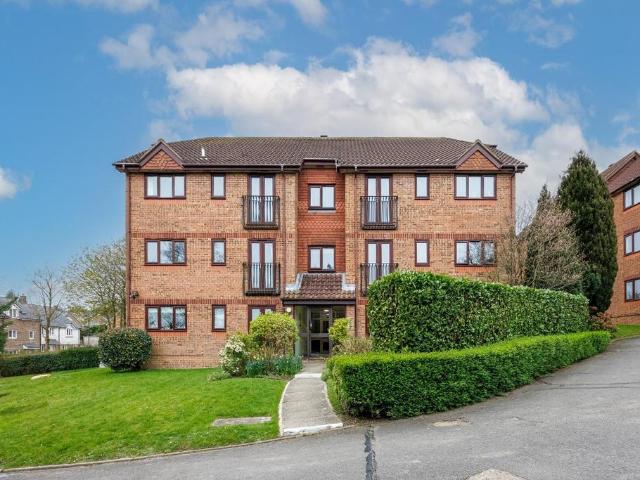 Flat for sale in Cross In Hand, East Sussex