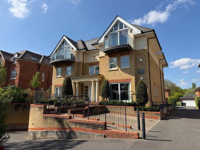 Flat for sale in Lower Green Esher, Blackhills
