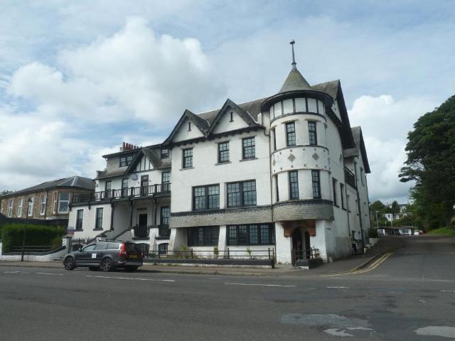 Flat for sale in Kirn, Scotland