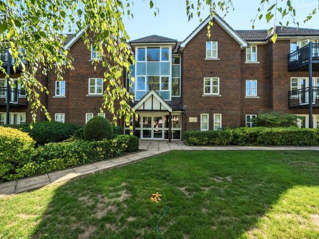 Flat for sale in Shortlands, Greater London