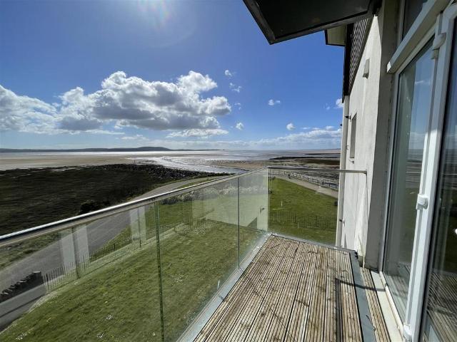 Flat for sale in Machynys, Llanelli
