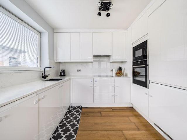 Flat for sale in North Woolwich, Greater London