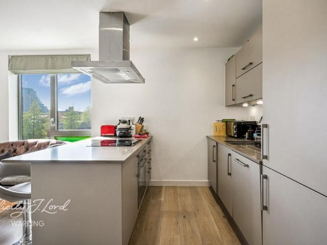Flat for sale in Ratcliffe, Shadwell