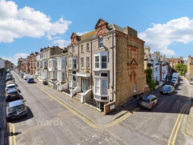 Flat for sale in Cliftonville West, Acol