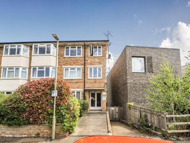 Flat for sale in Sunnymead, The Slade