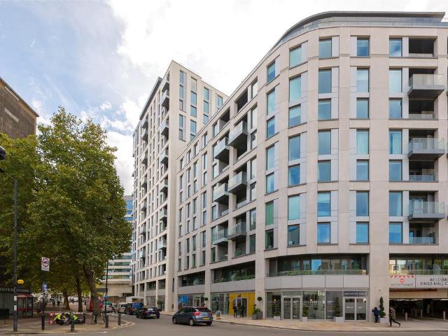 Flat for sale in London Borough of Hammersmith and Fulham, Greater London