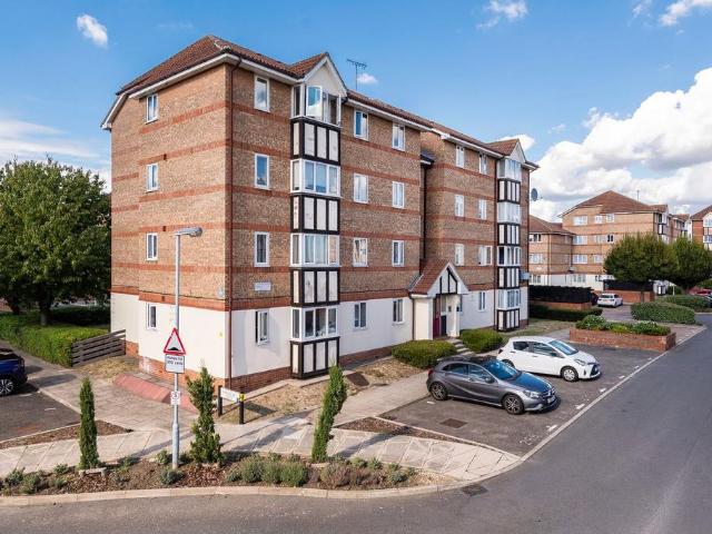 Flat for sale in London Borough of Bexley, Greater London
