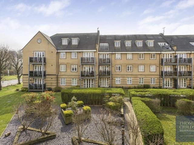 Flat for sale in Hertford, Colliers End