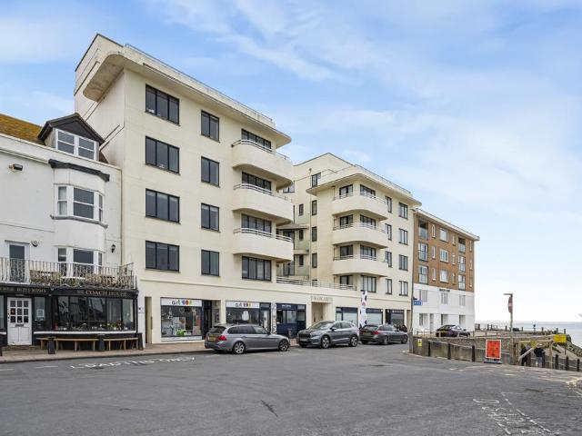 Flat for sale in Rottingdean