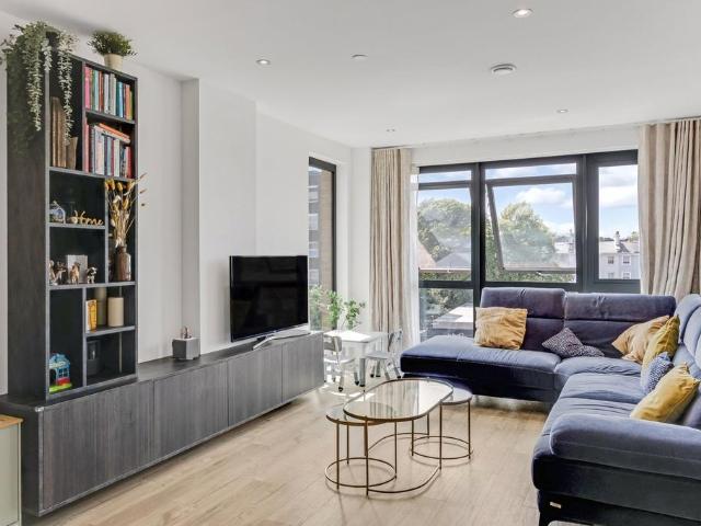 Flat for sale in Primrose Hill, Greater London