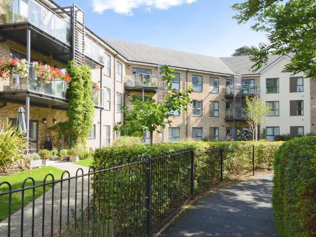 Flat for sale in Fareham, Hampshire