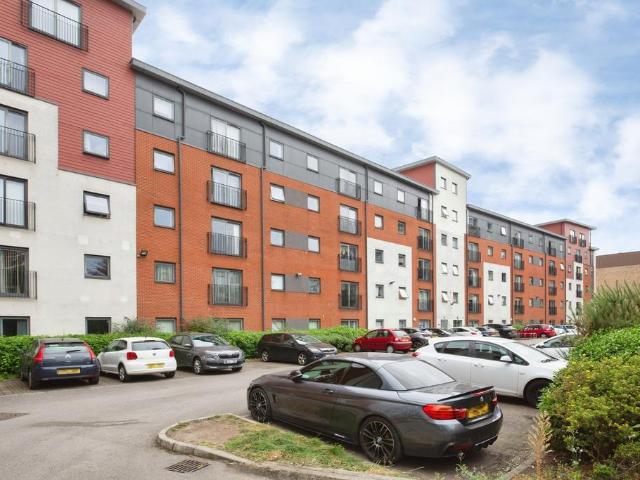 Flat for sale in Ordsall, Salford