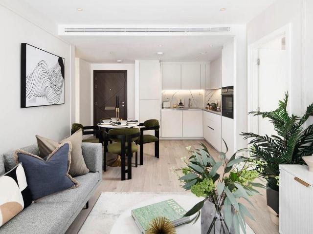 Flat for sale in Oval, Greater London