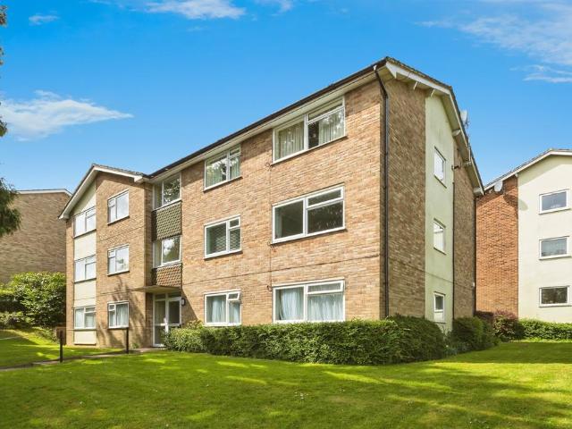 Flat for sale in Haywards Heath, Mid Sussex