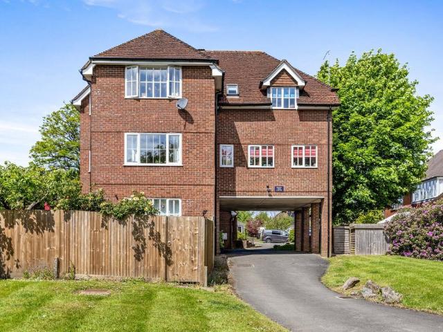 Flat for sale in Perryfields, West Sussex