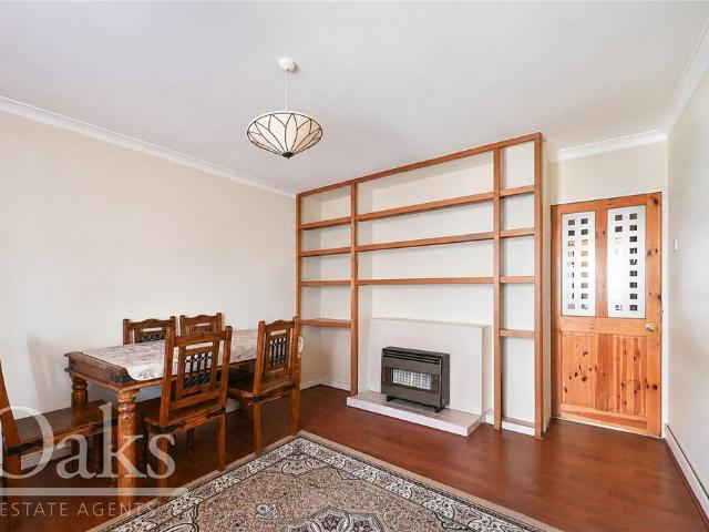 Flat for sale in West Norwood, Greater London