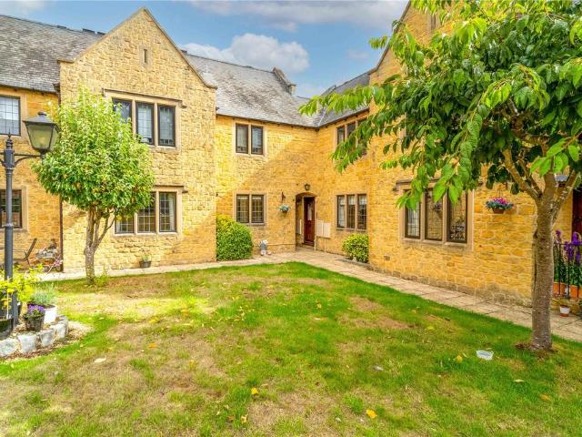 Flat for sale in Fossebridge, Gloucestershire