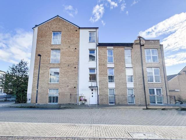 Flat for sale in Charlton Hayes, Patchway