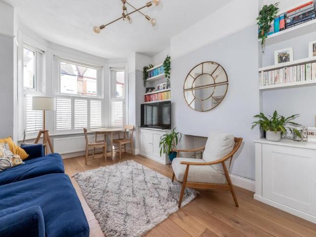 Flat for sale in Penge, Greater London
