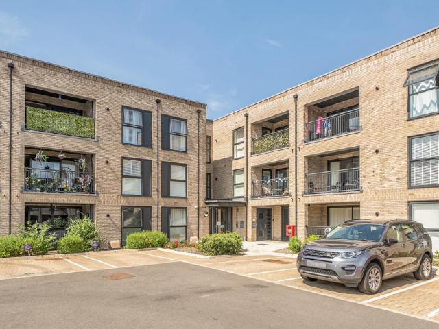 Flat for sale in Greater London