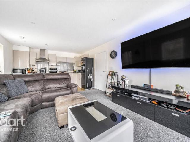 Flat for sale in Pin Green Industrial Area, Shephall