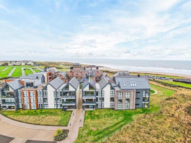 Flat for sale in Porthcawl, Nottage