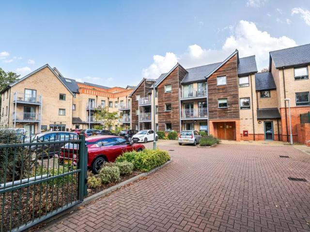 Flat for sale in Grantham, South Kesteven