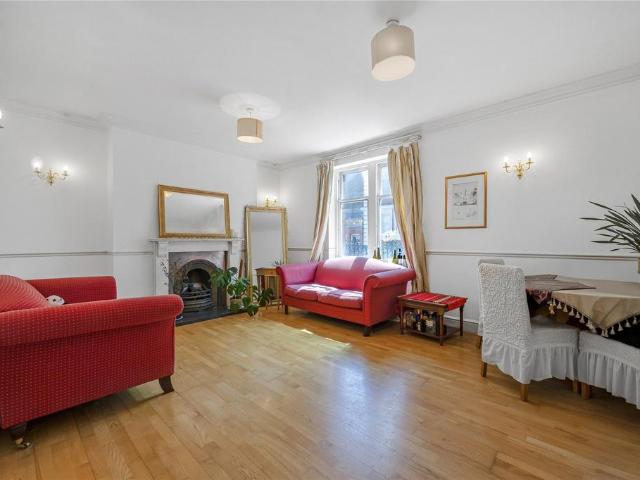 Flat for sale in East Marylebone, Mayfair